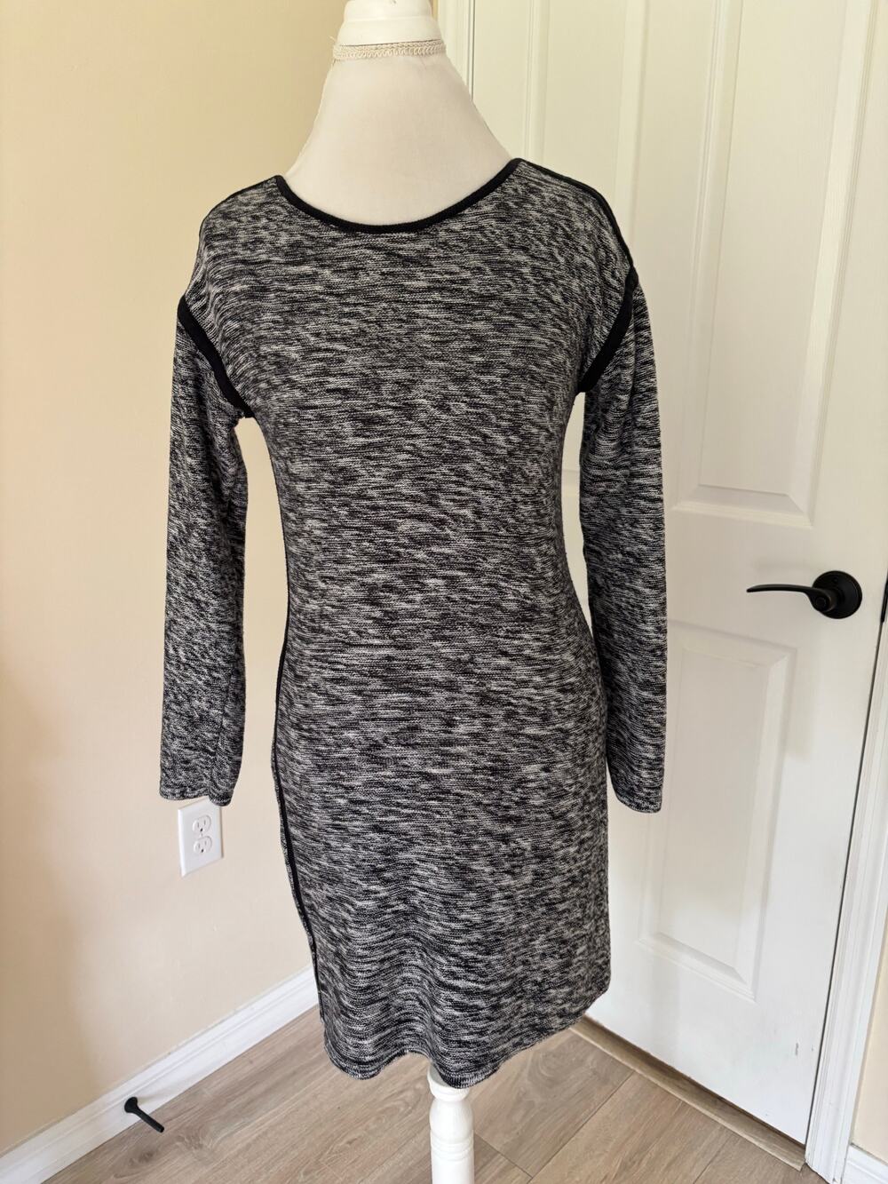 Athleta Retreat Sweater Tunic Dress Marled Gray Black Knit Small